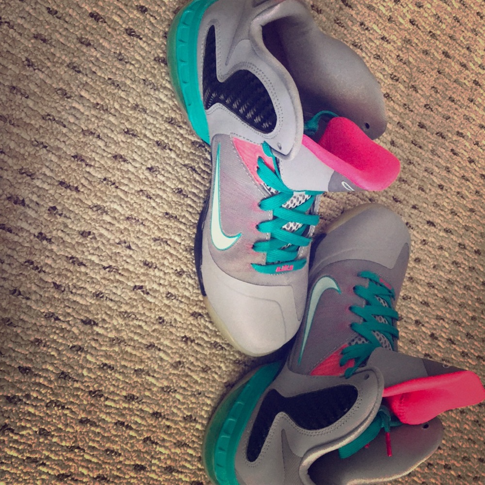 Lebron 9 7Y GS South Beach